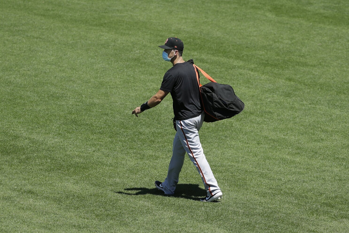 Giants star catcher Posey out this year over virus concerns