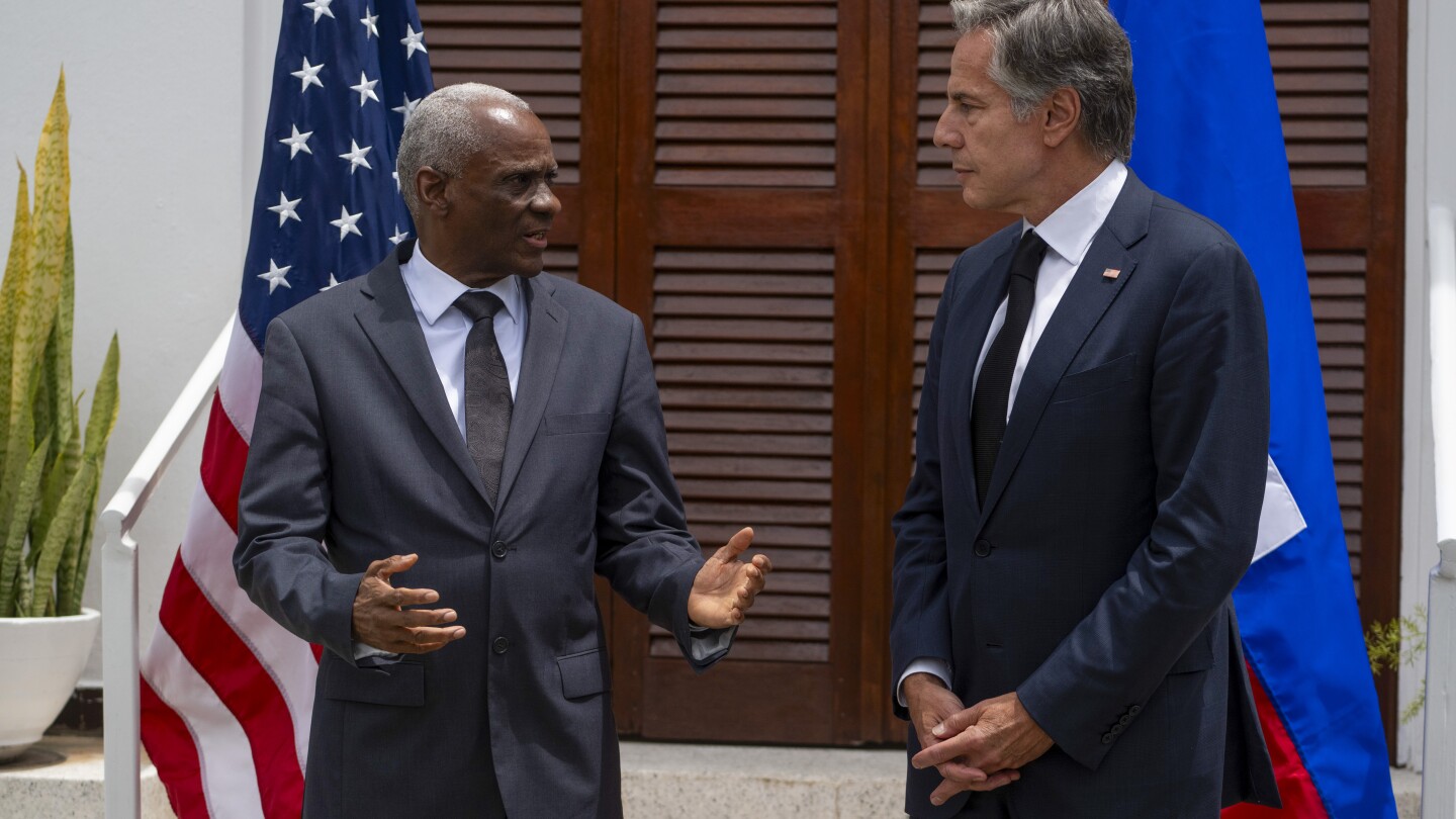 Blinken arrives in Haiti to show US support for fighting gang violence