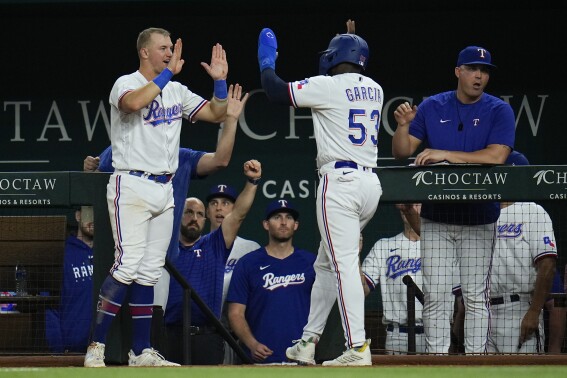 Rangers blank Marlins for 6th straight win, Jung fractures left