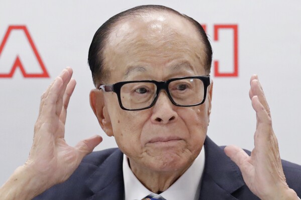Li Ka-shing: Hong Kong's richest man in hot water over Panama Canal deal |  AP News