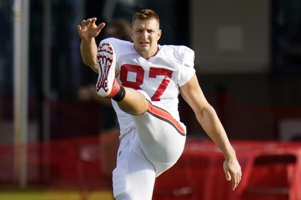 Tampa Bay Buccaneers TE Rob Gronkowski retiring from NFL for