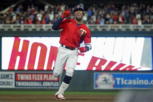 Byron Buxton homers twice as Twins best White Sox