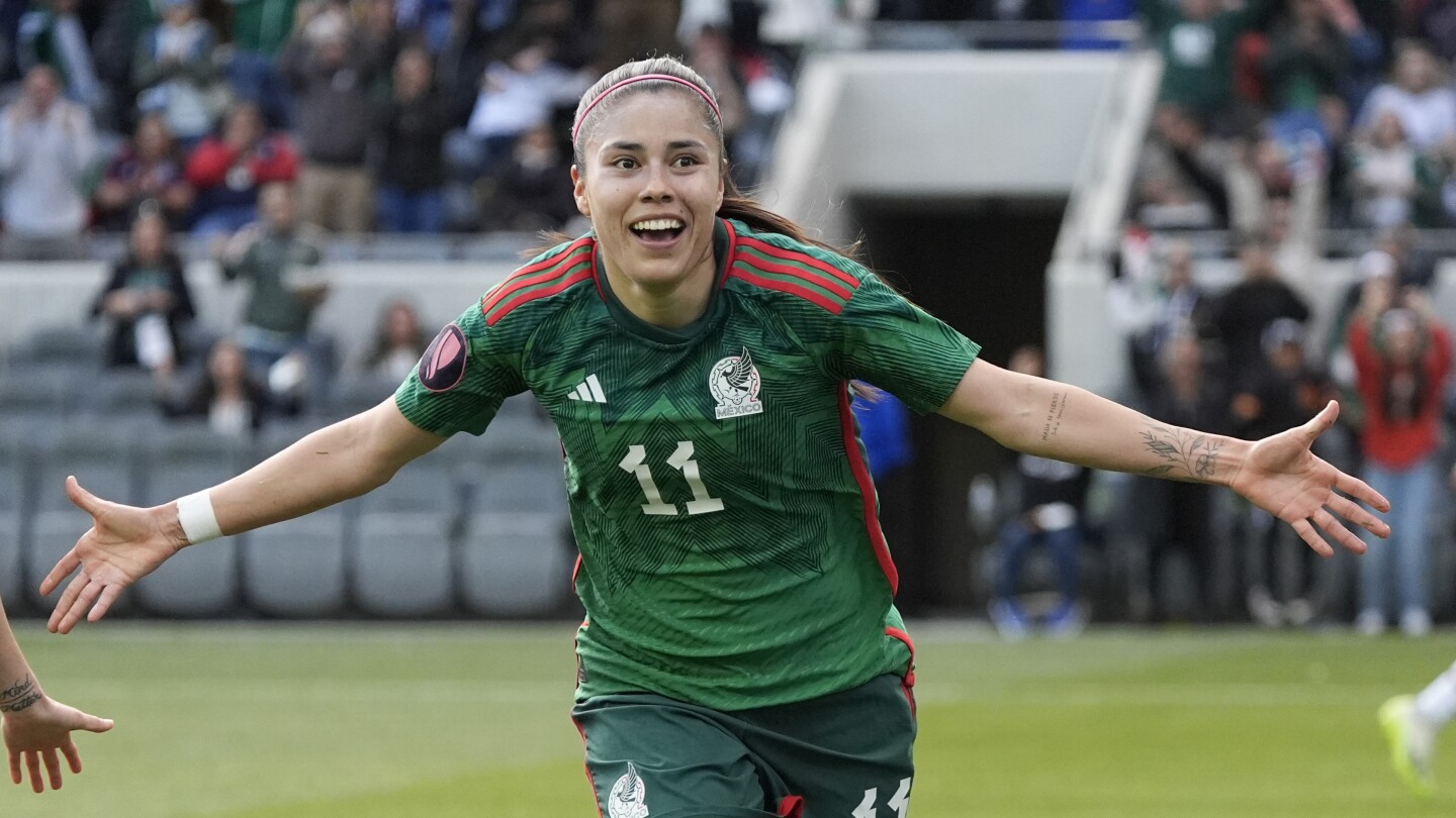 Lizbeth Ovalle's Incredible Scorpion Kick Goal Highlights Tigres Victory