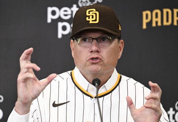 Padres give Mike Shildt another chance to manage 2 years after his  Cardinals exit | AP News