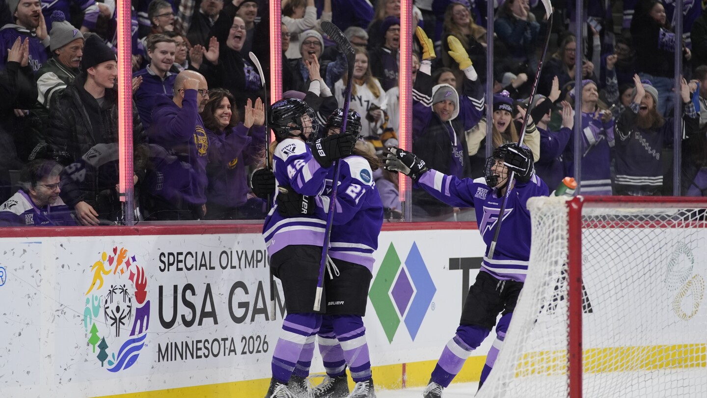 Thompson's Two Goals Lead Frost Past Sceptres 4-3 in Shootout