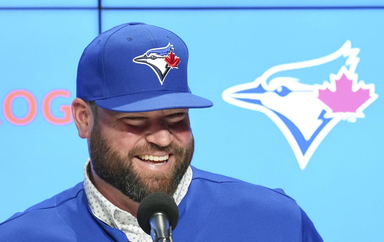 Blue Jays agree to 3-year deal with manager John Schneider