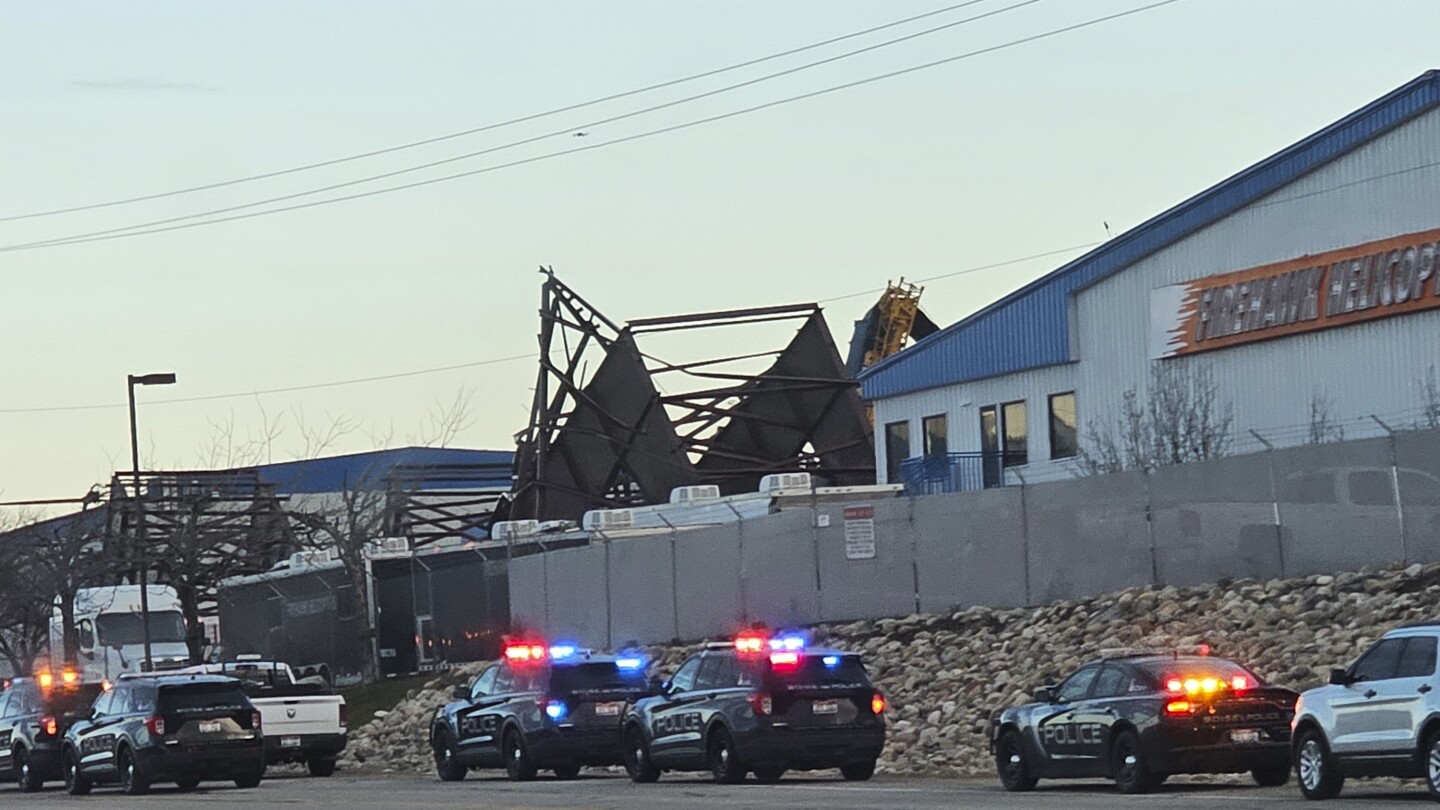 Building collapse near Idaho airport injures dozen people