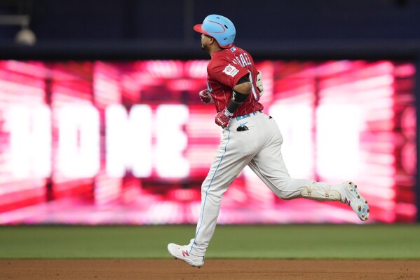 Ke'Bryan Hayes' RBI single, 06/24/2023