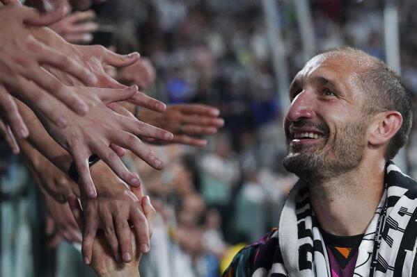 Chiellini, LAFC beat Timbers 3-2 after raising title banners