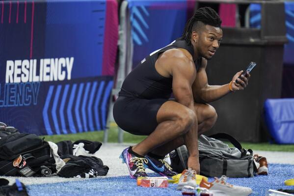 Achane has fastest 40-yard time among RBs at NFL combine