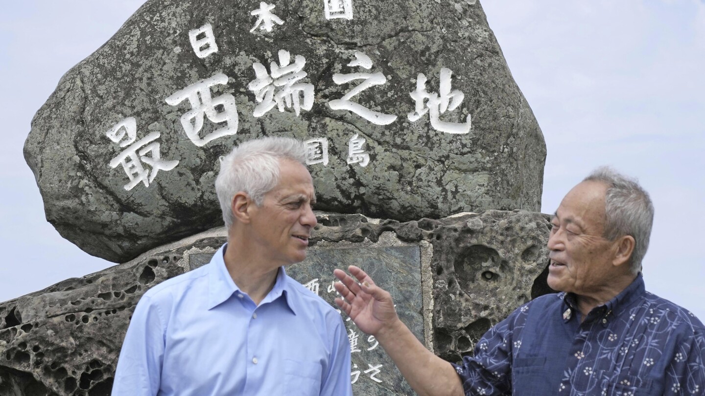 Посланикът на САЩ в Япония посещава южните острови в челните редици на напрежението в Китай