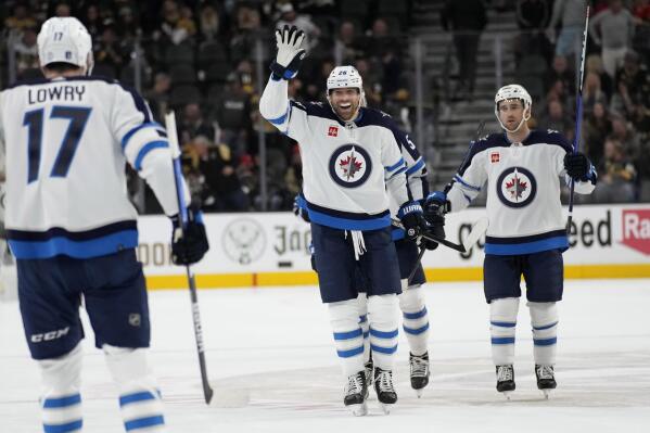 Golden Knights beat Jets 5-3 for 5th straight win to open season