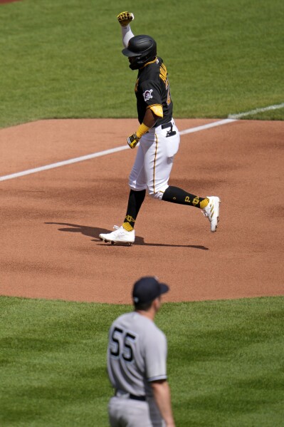 Pirates come apart in 9th inning, suffer frustrating loss to Yankees