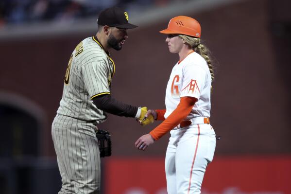 Giants' Alyssa Nakken becomes 1st MLB female coach on field