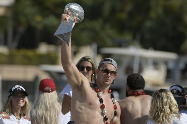 Tom Brady Tosses Trophy During Buccaneers Boat Parade