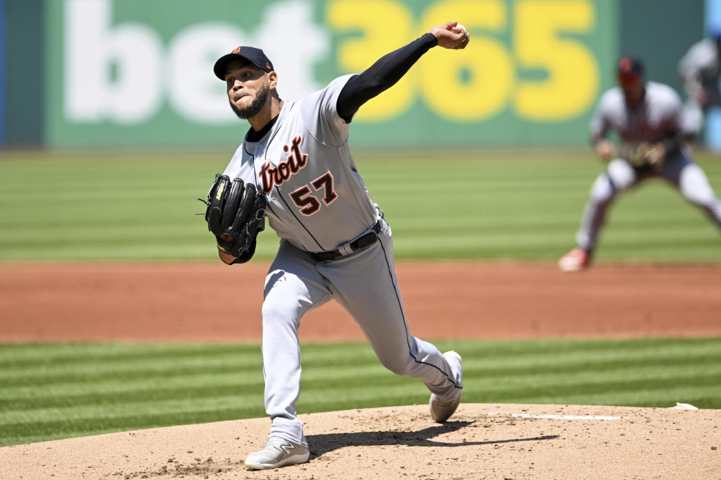 Eduardo Rodriguez 8 scoreless innings, Tigers sweep Mets