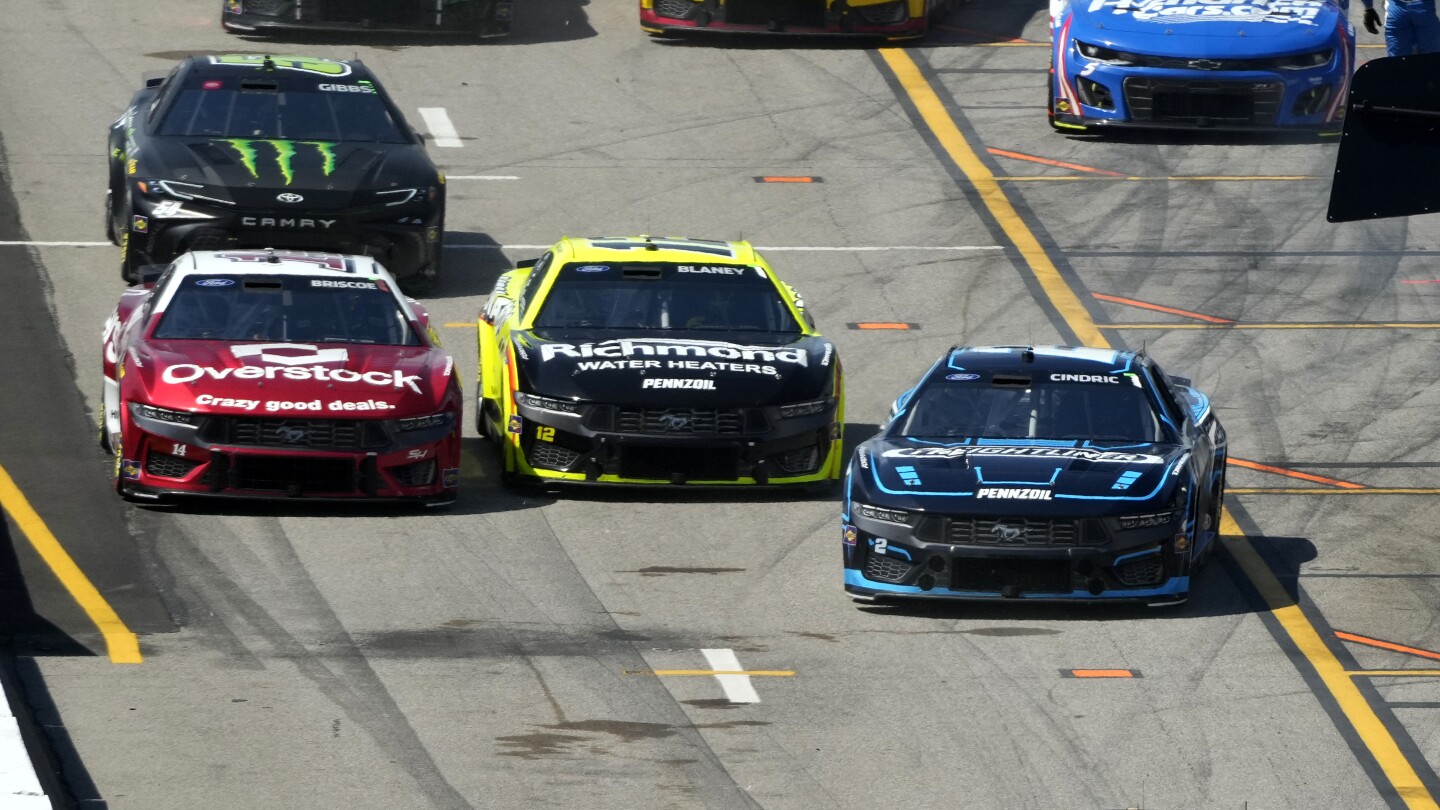 NASCAR се връща към преасфалтираното пътно трасе на Сонома, не сте сигурни какво да очаквате от бързия нов асфалт