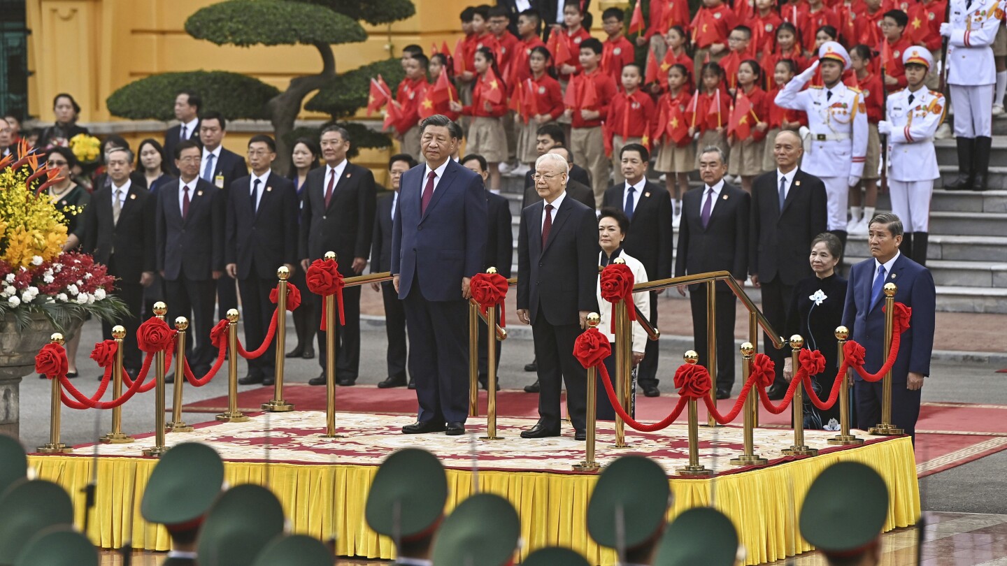дек 8 14 2023Китайският лидер Си Дзинпин посети Виетнам за да