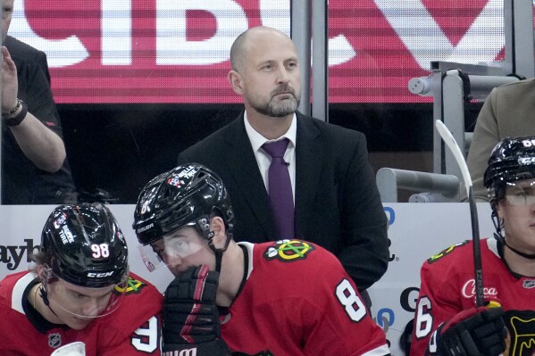 Anders Sorensen loses 1st game as interim Blackhawks coach | AP News