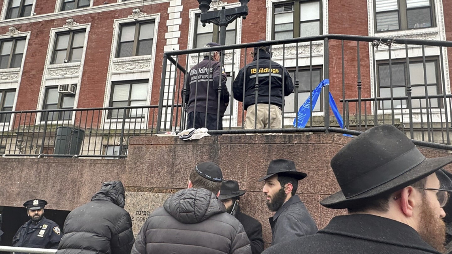 НЮ ЙОРК АП — Група богомолци хасидски евреи бяха арестувани