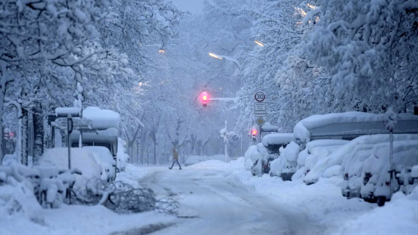 Alle vluchten werden stopgezet op de luchthaven van München na de sneeuwstorm in Duitsland