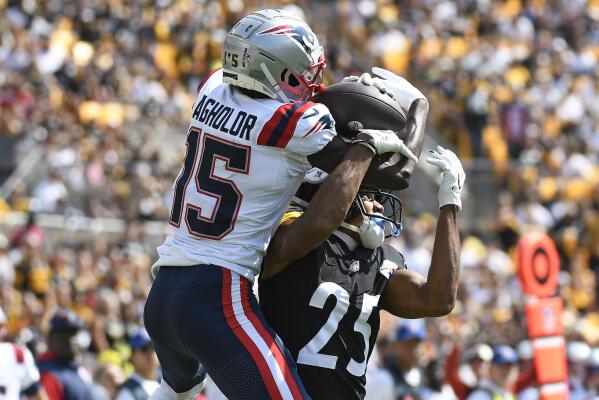 Patriots rely on defense to edge Watt-less Steelers 17-14