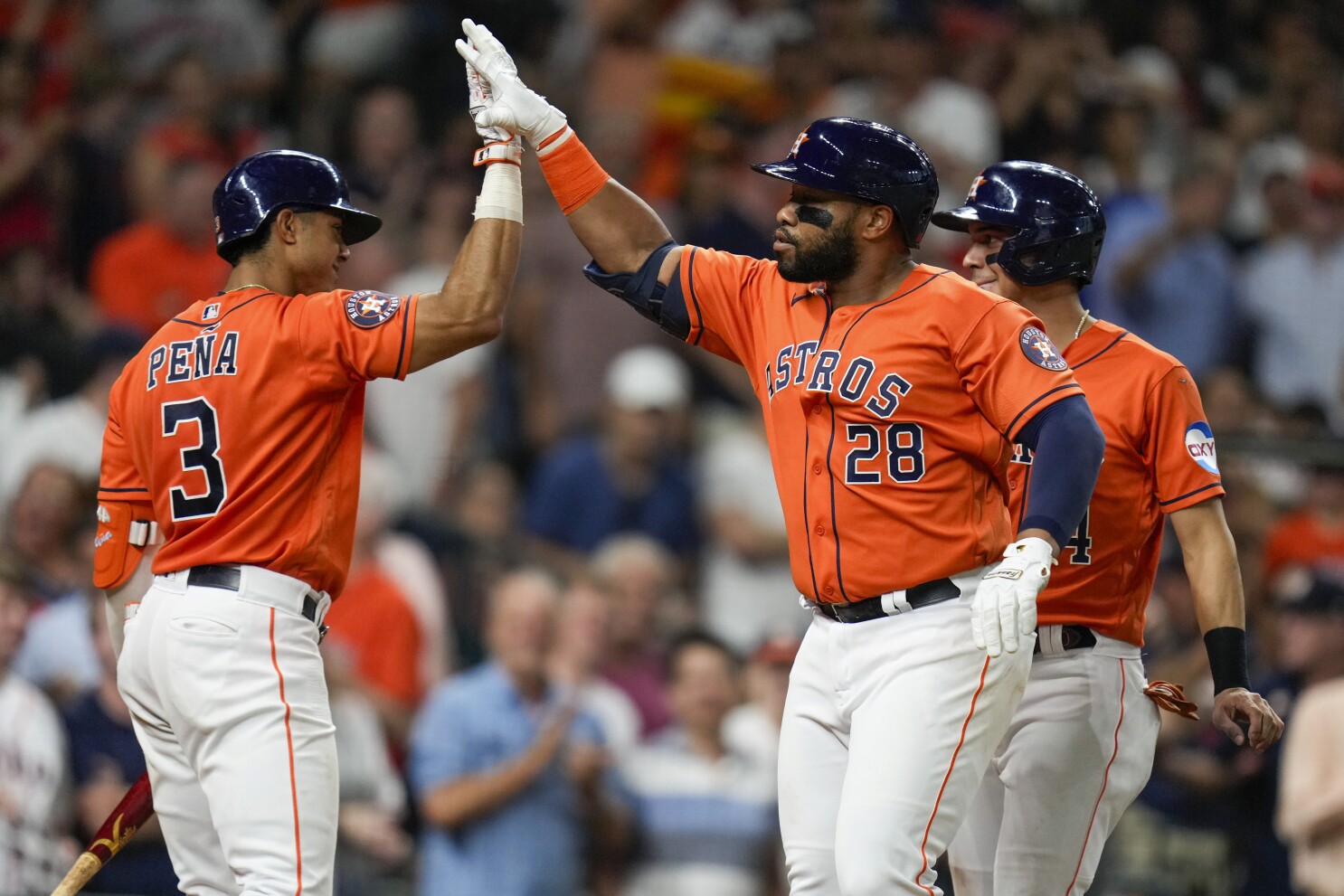 Jose Abreu enjoys first Houston home run with epic celebration