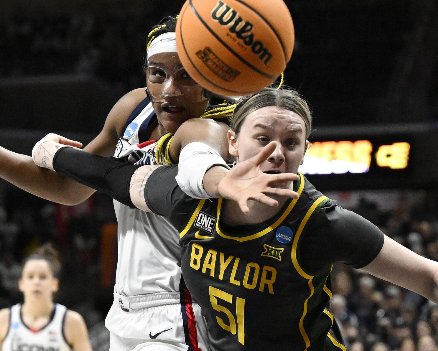 Azzi Fudd's confidence on the court reminds Geno Auriemma of Paige