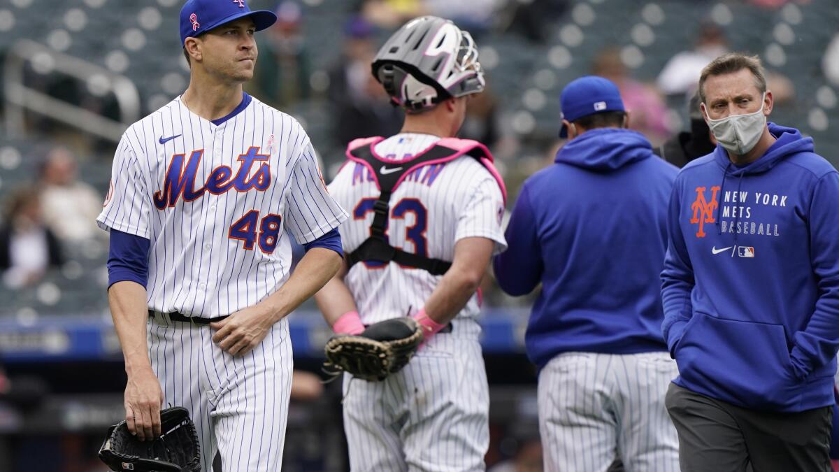 Mets' deGrom plays catch, studies mechanics amid side issue - The