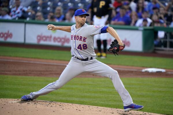 New York Mets starting pitcher Jacob deGrom delivers during the first inning of the second baseball game of the team's doubleheader against the Pittsburgh Pirates in Pittsburgh, Wednesday, Sept. 7, 2022. (AP Photo/Gene J. Puskar)