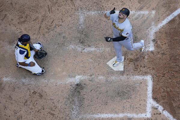 Pirates hit 4 homers to beat Brewers 8-6, win series
