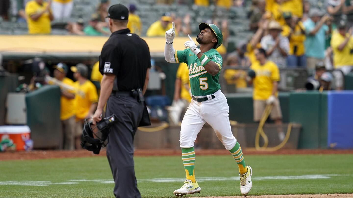 Tony La Russa, A's celebrate Dave Stewart's No. 34 jersey retirement