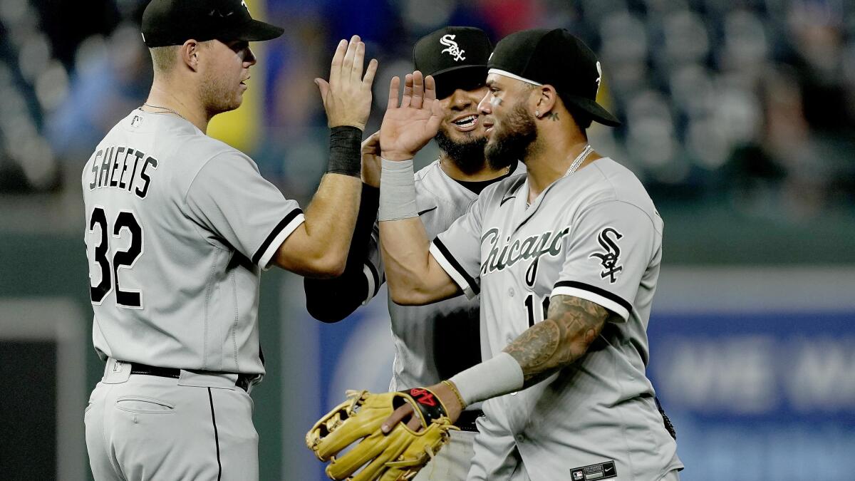 Minus All-Star SS Anderson, White Sox split twinbill with KC