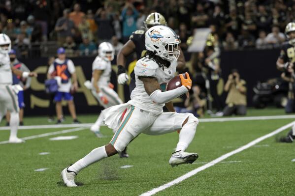 Waddle shines, Dolphins beat Saints 20-3 to win 7th straight