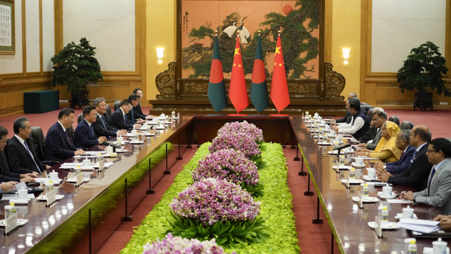 随着该地区领土和经济问题升级，中国和孟加拉国重申关系