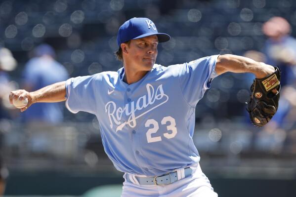 Kansas City Royals pitcher Zack Greinke delivers to a Chicago White Sox batter during the first inning of a baseball game in Kansas City, Mo., Thursday, Aug. 11, 2022. (AP Photo/Colin E. Braley)