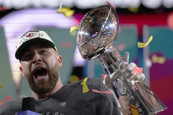 Super Bowl 2023: Chiefs tight end Travis Kelce somehow always open