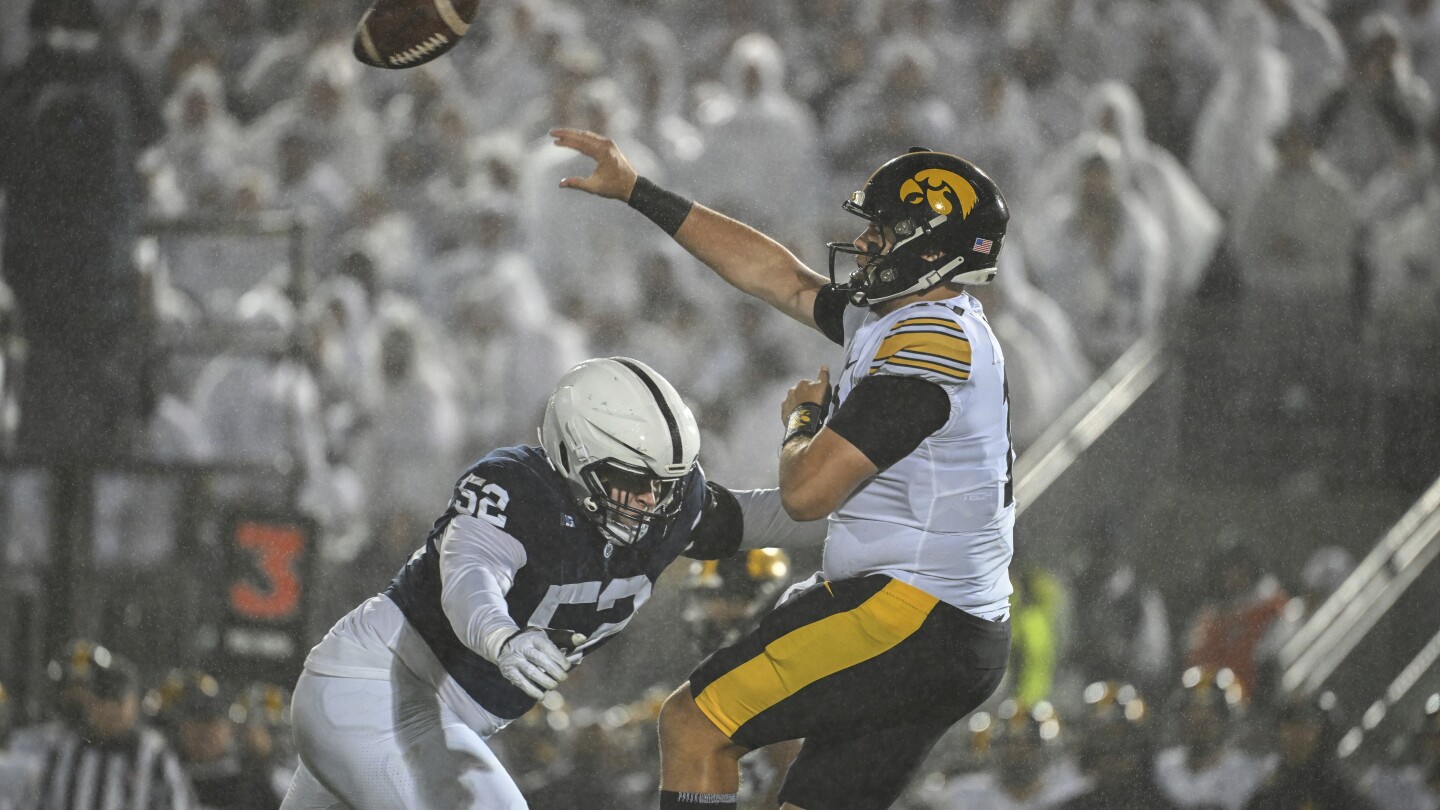 Iowa Football: Hawkeyes jump into CBS Sports 133 Rankings' top 25