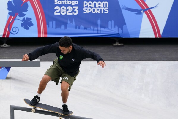 Brazil's Leal dominates women's street skateboarding at Pan