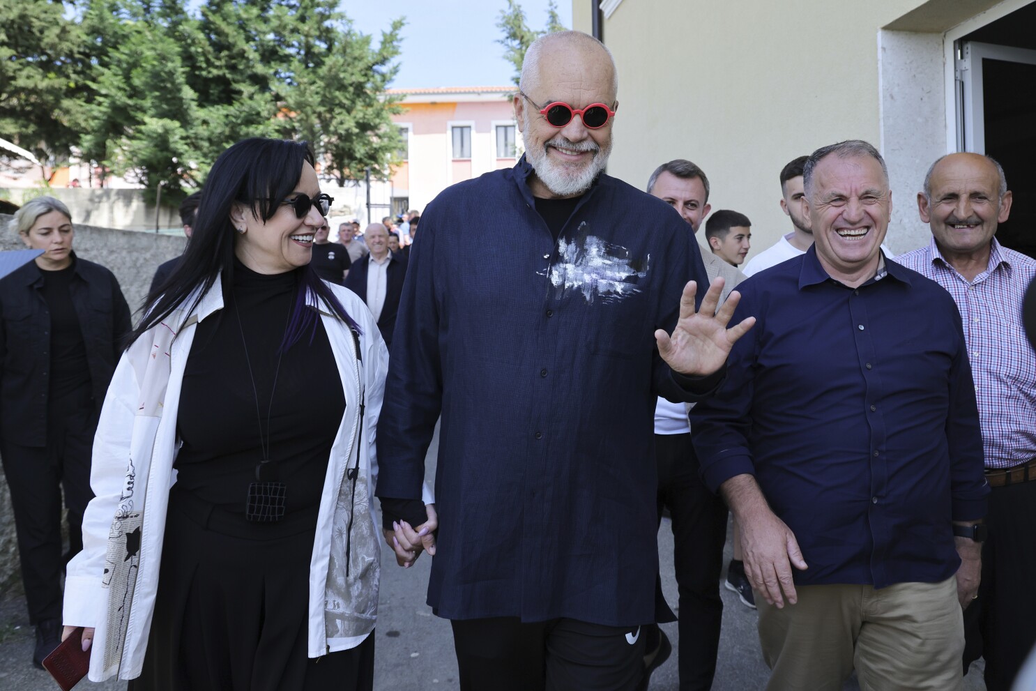 Albanian preliminary polls results show a clear win for the ruling Socialists