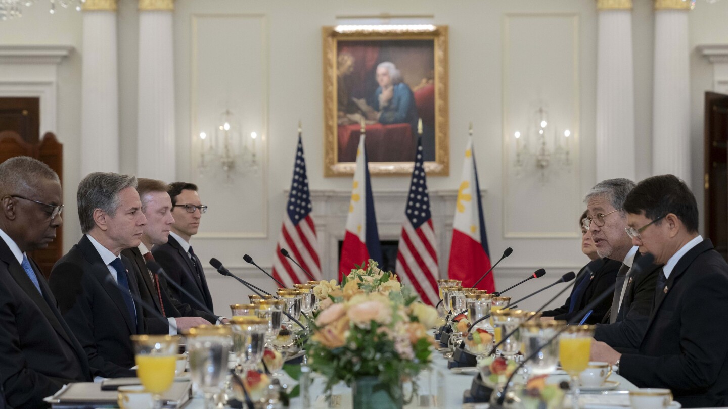 由于中国在南海的威胁，美国和菲律宾正在加强战略伙伴关系