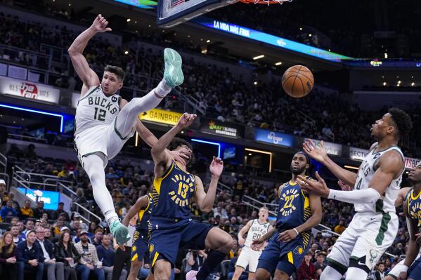 Jrue Holiday drops 51 points to lead Bucks past Pacers