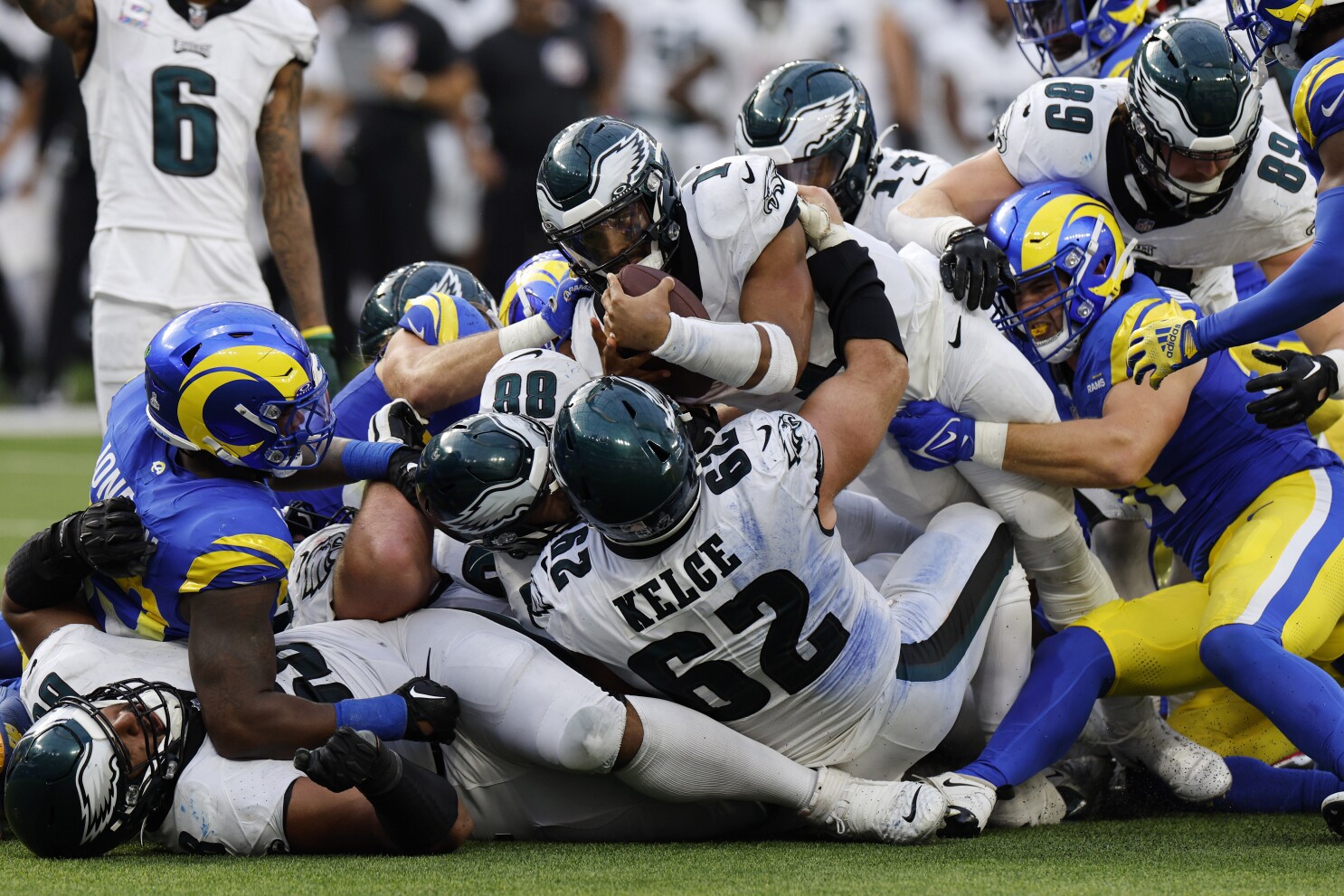 Analysis: Eagles show that without Hurts, it's anybody's ball game