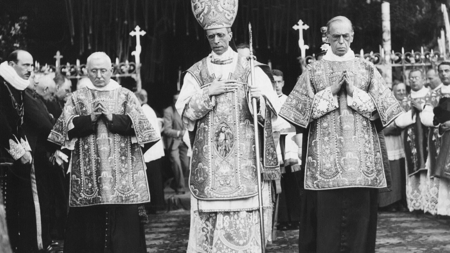 РИМ AP — Новооткрита кореспонденция предполага че папа Пий XII