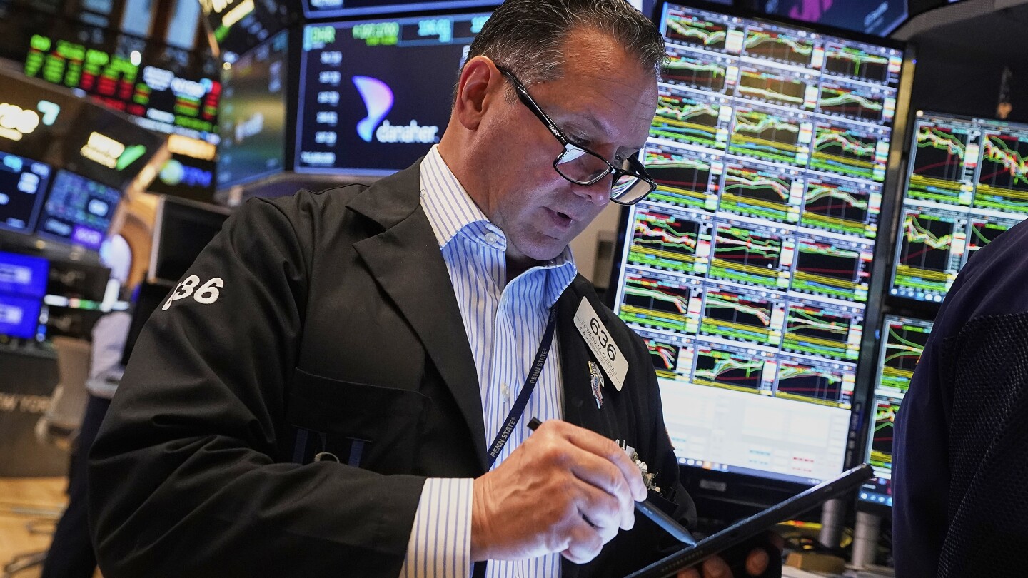 Stocks end mixed on Wall Street, holding on to most of the gains they made earlier in the week