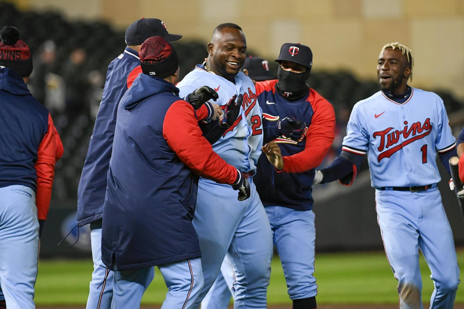 Twins news: Minnesota gets concerning injury update on Miguel Sano