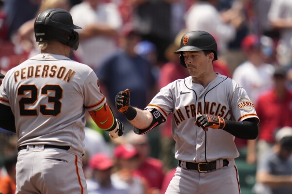 Giants rally for 8-5 win over Cards in 10 innings to complete 3-game sweep