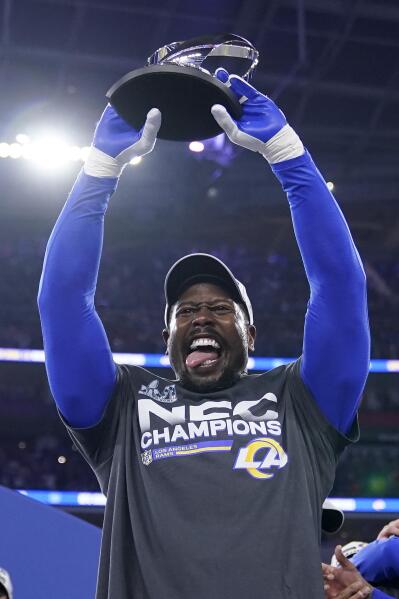 Los Angeles Rams presented with George Halas trophy after winning