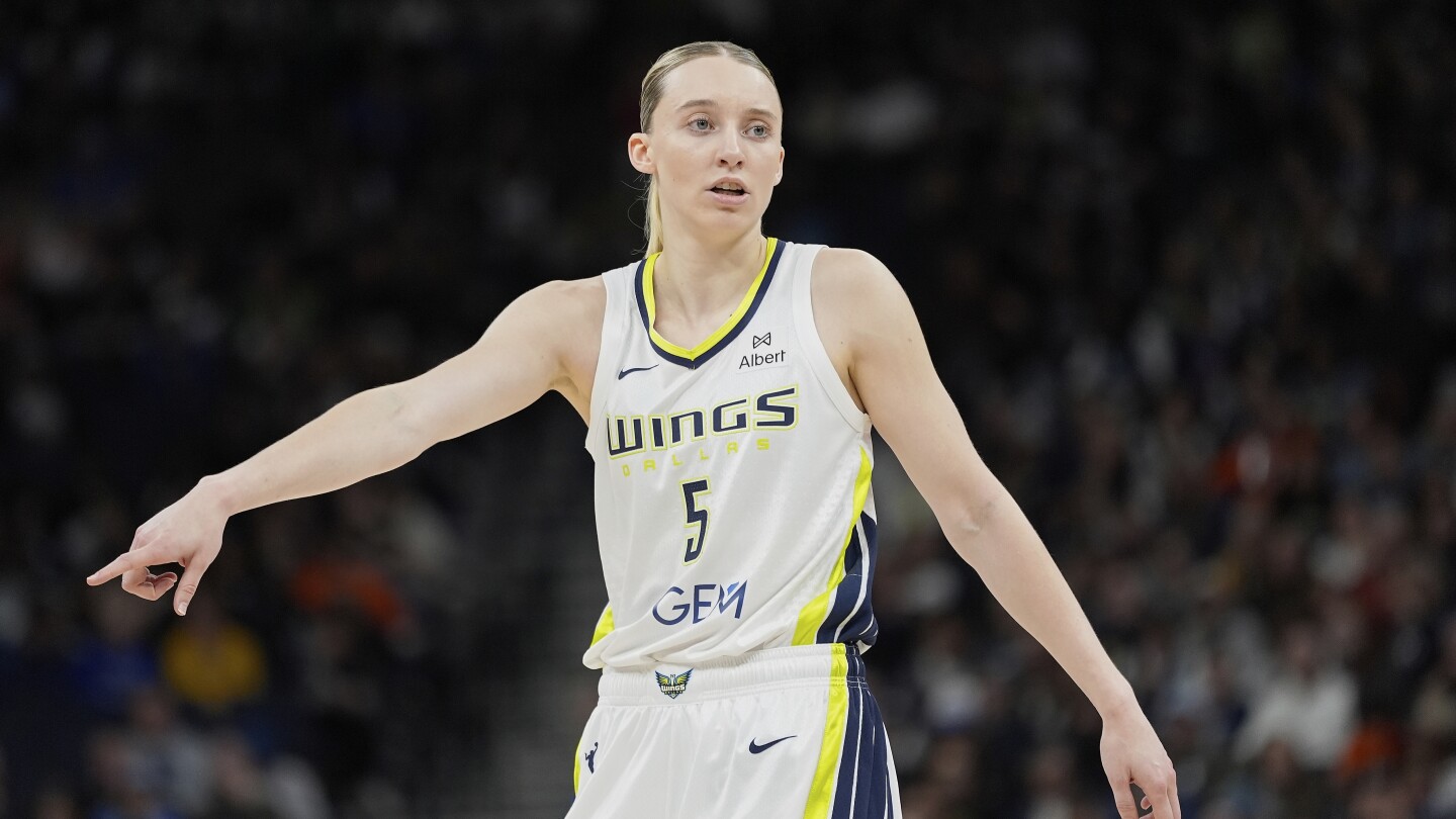 Paige Bueckers gets first win as a pro in return to Connecticut as she scores 21 points