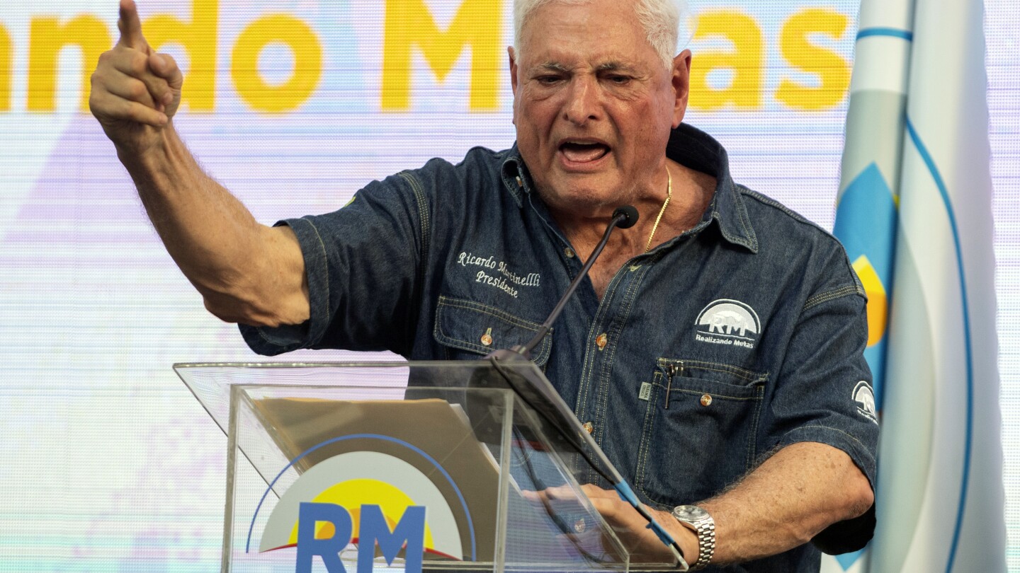 ПАНАМА СИТИ АП — Бившият президент на Панама Рикардо Мартинели
